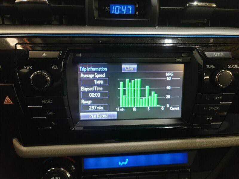 2016 Toyota Corolla Image 12