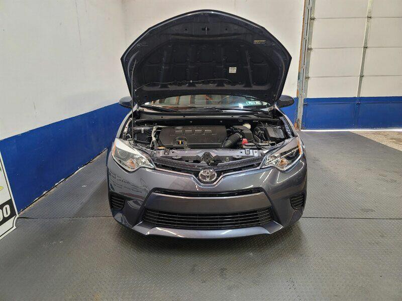 2016 Toyota Corolla Image 19