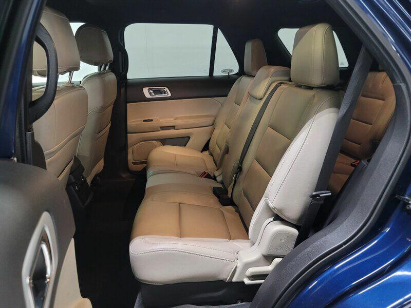 2012 Ford Explorer Image 8