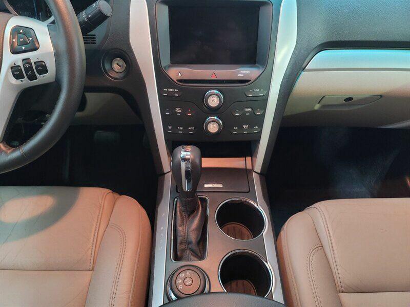 2012 Ford Explorer Image 16