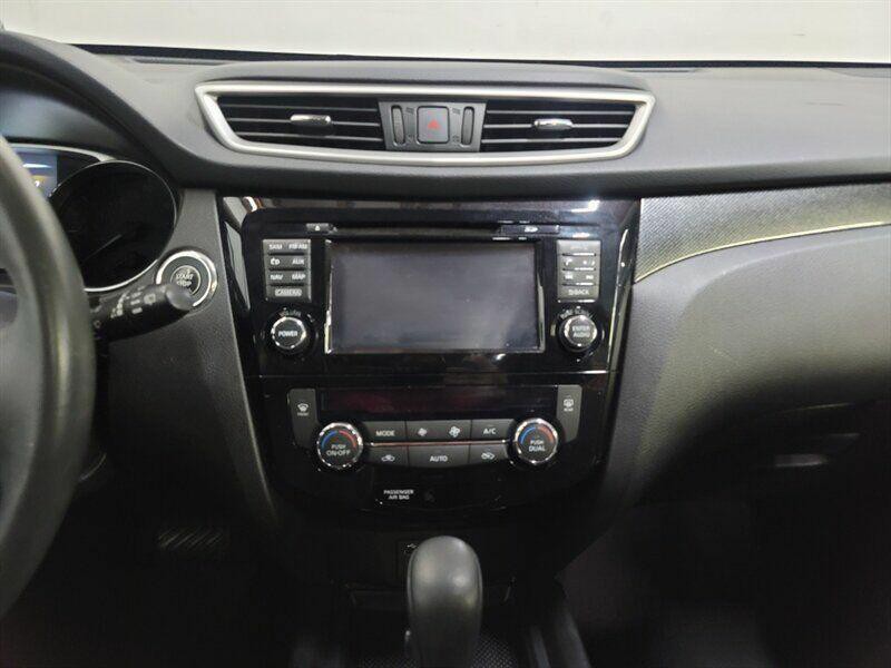 2015 Nissan Rogue Image 13