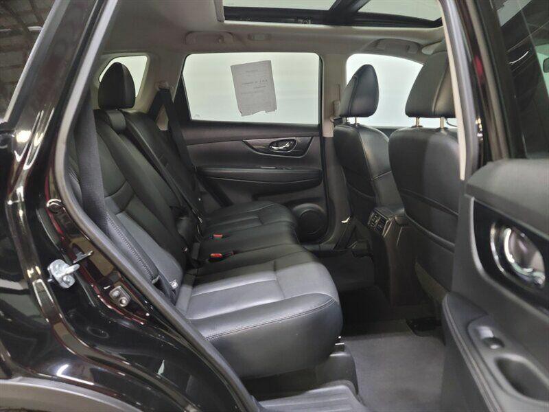 2015 Nissan Rogue Image 36