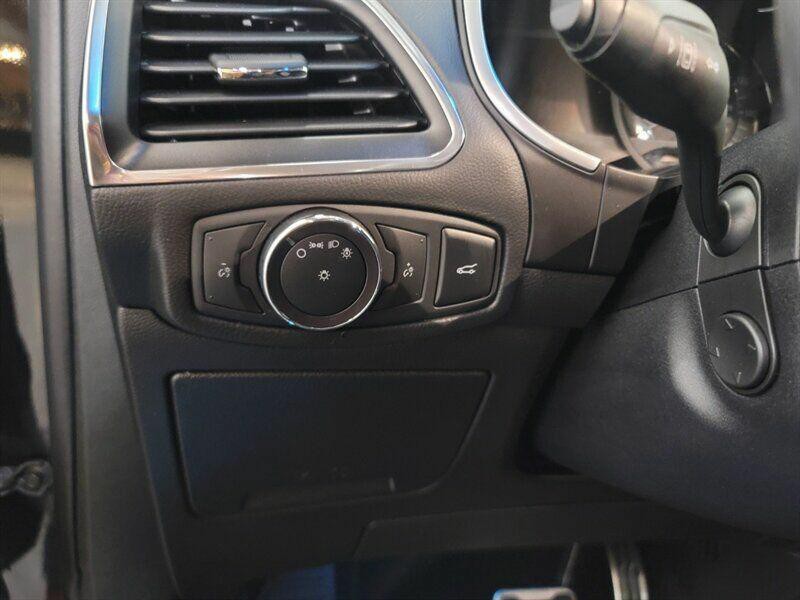 2018 Ford Edge Image 12