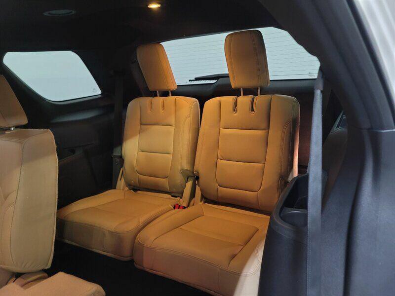 2017 Ford Explorer Image 8