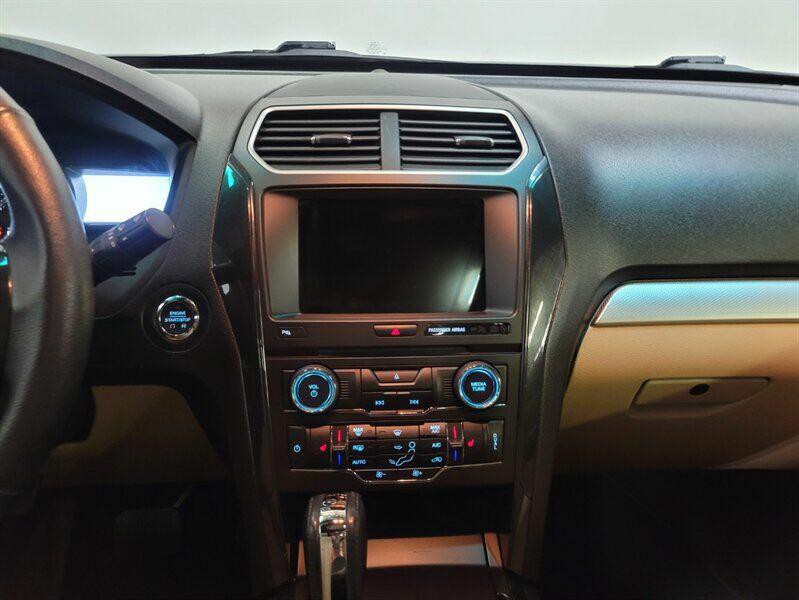 2017 Ford Explorer Image 13