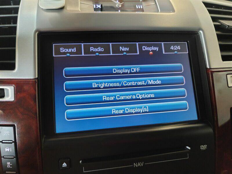 2010 Cadillac Escalade Image 16