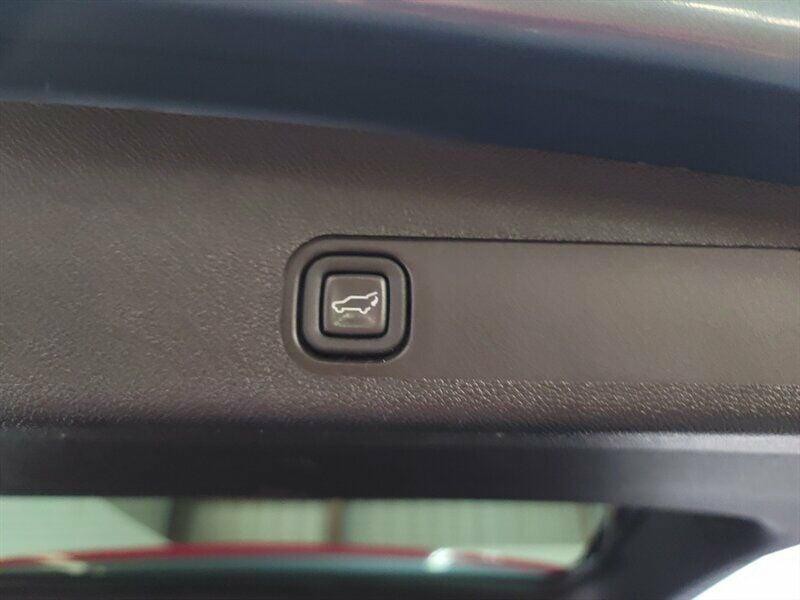2010 Cadillac Escalade Image 27