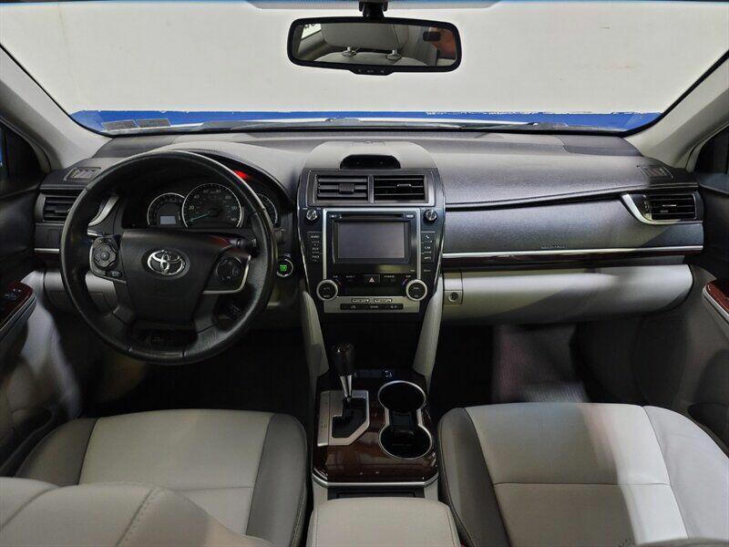 2013 Toyota Camry Image 5