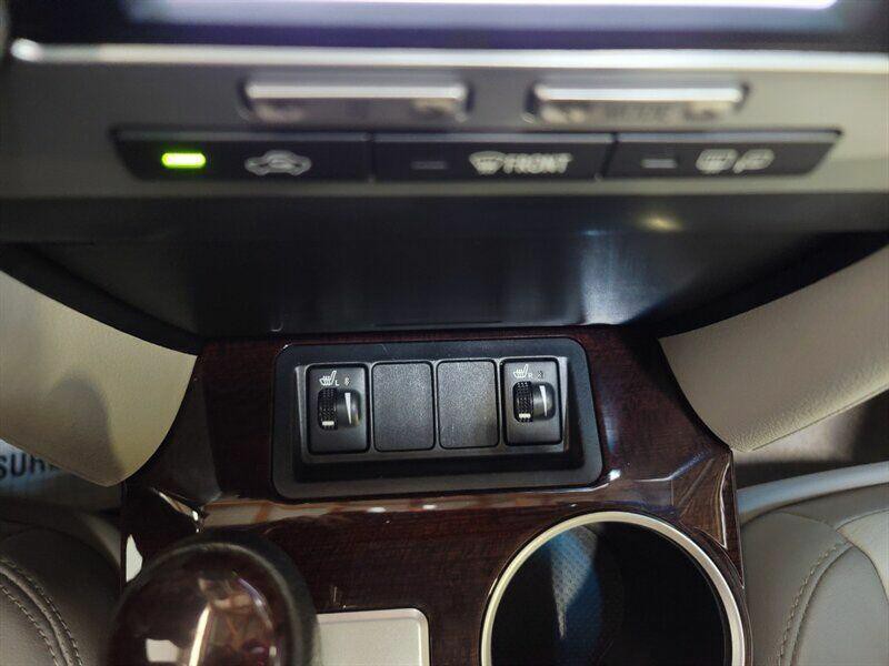 2013 Toyota Camry Image 18