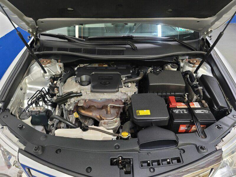 2013 Toyota Camry Image 24