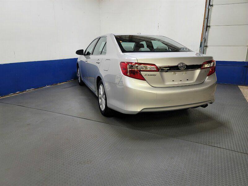 2013 Toyota Camry Image 25