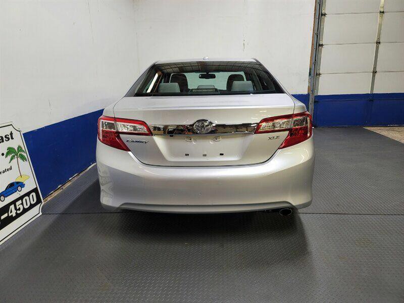 2013 Toyota Camry Image 26