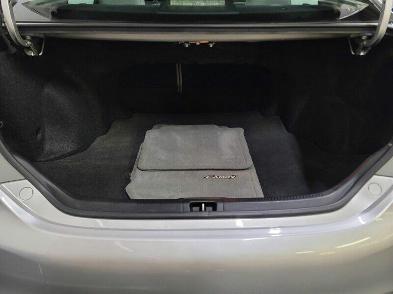 2013 Toyota Camry Image 28