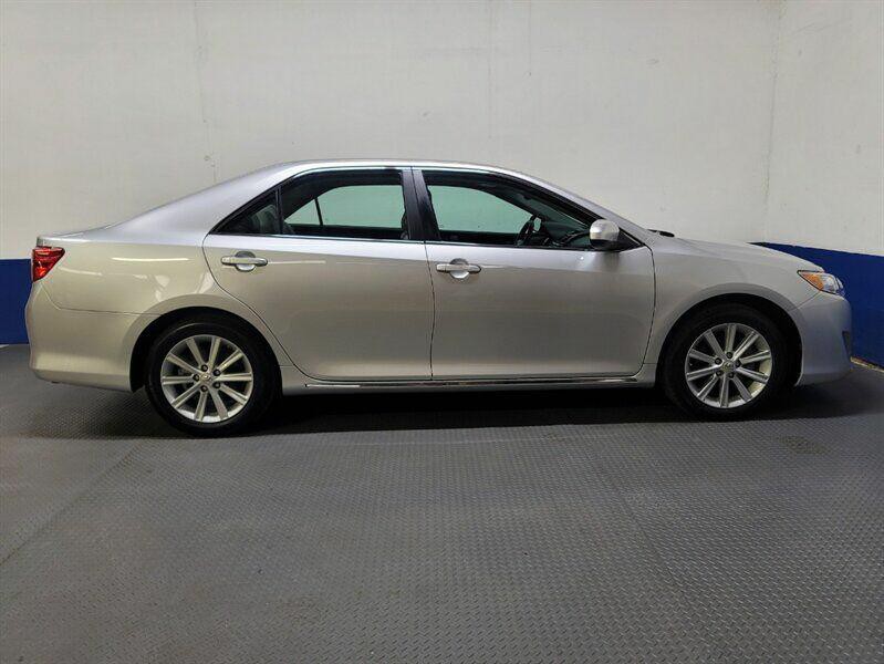 2013 Toyota Camry Image 29