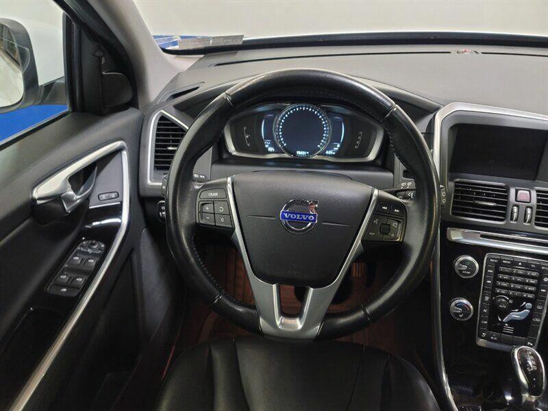 2015 Volvo XC60 Image 9