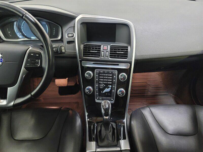2015 Volvo XC60 Image 12
