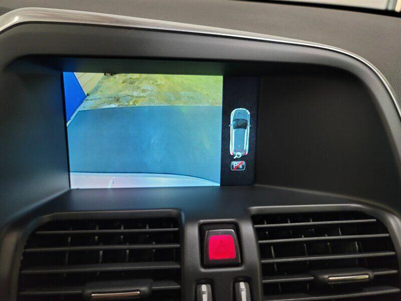 2015 Volvo XC60 Image 17