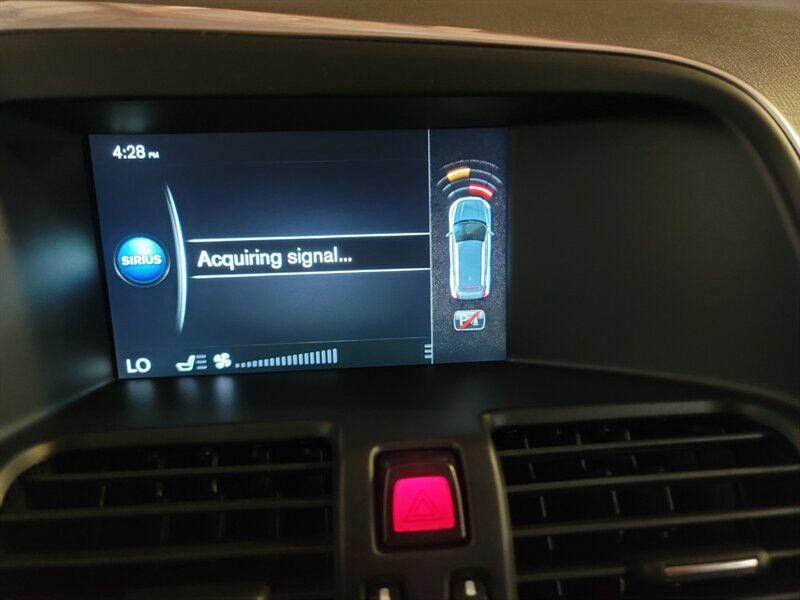 2015 Volvo XC60 Image 18