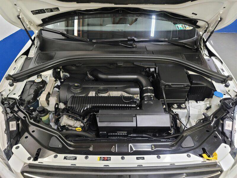 2015 Volvo XC60 Image 29