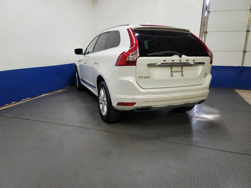 2015 Volvo XC60 Image 30