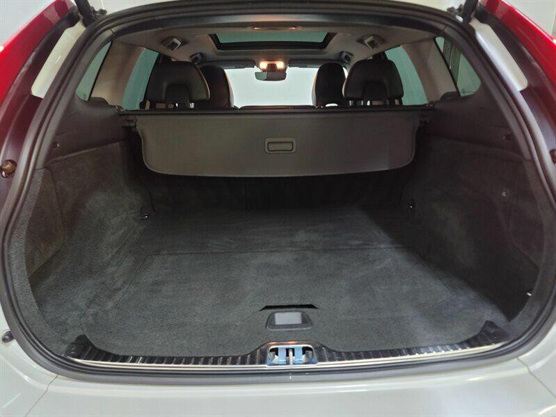 2015 Volvo XC60 Image 33