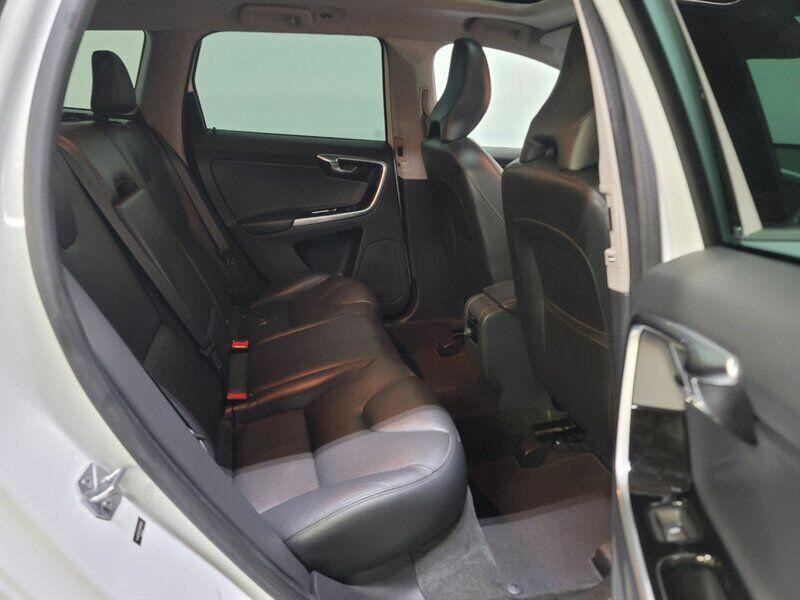 2015 Volvo XC60 Image 37
