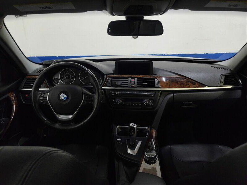 2014 BMW 3 Series Image 7