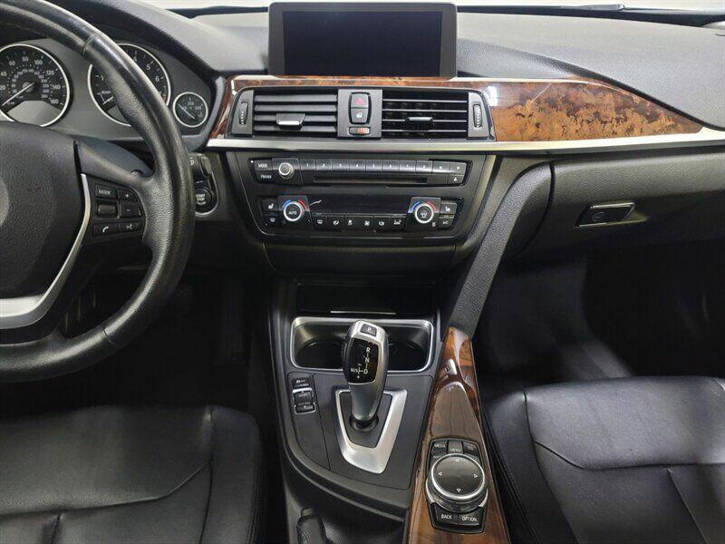 2014 BMW 3 Series Image 10