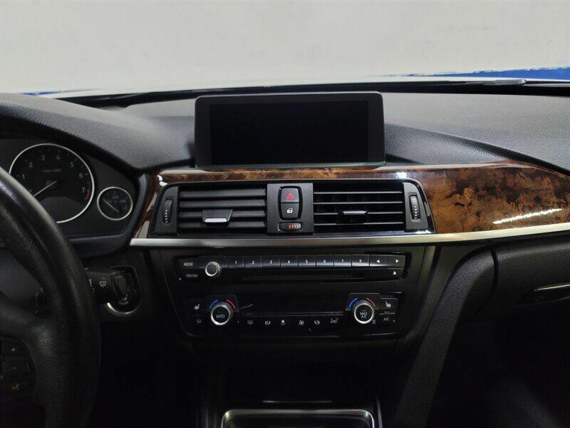 2014 BMW 3 Series Image 11