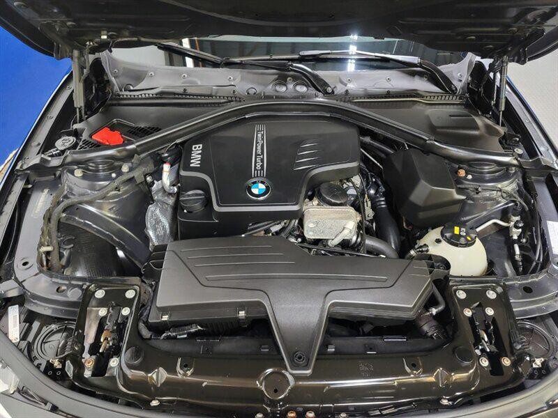 2014 BMW 3 Series Image 25