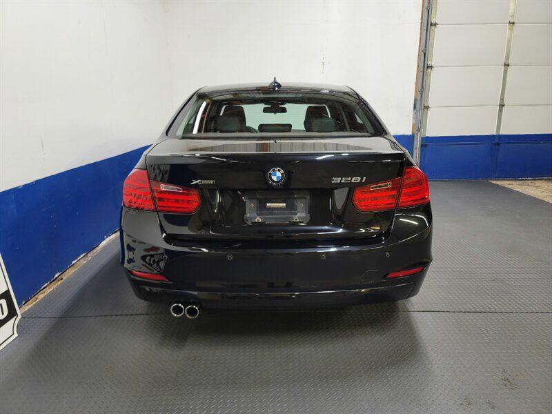 2014 BMW 3 Series Image 27