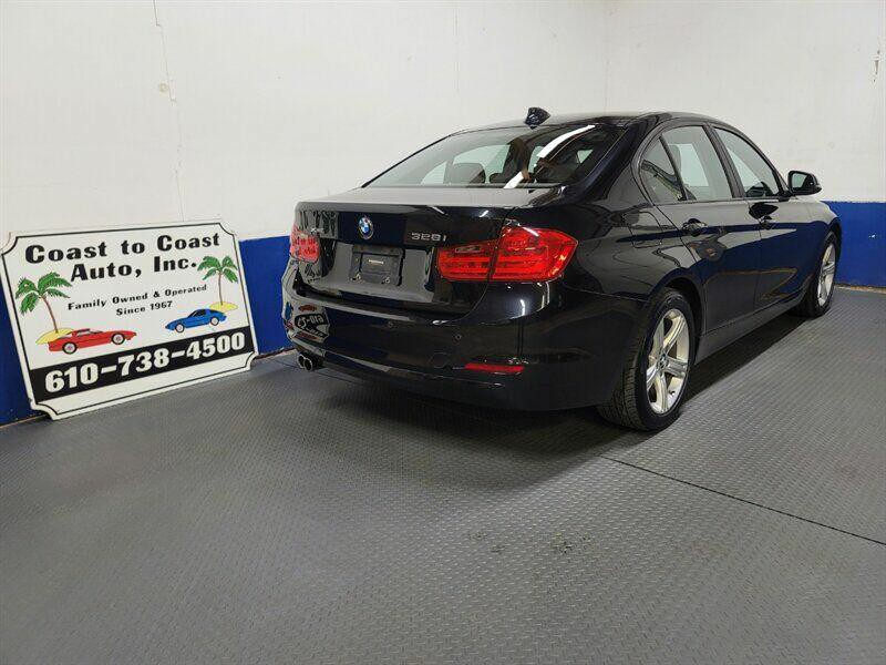 2014 BMW 3 Series Image 30