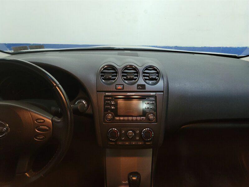 2012 Nissan Altima Image 9