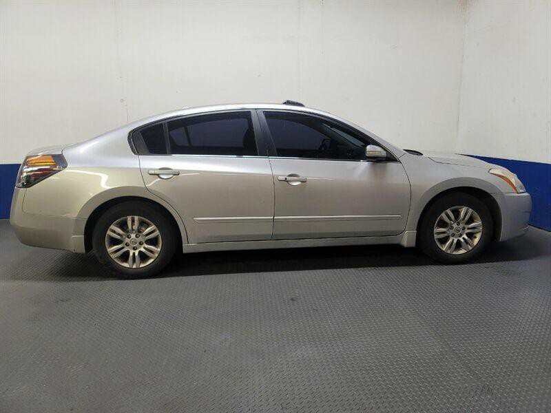 2012 Nissan Altima Image 18
