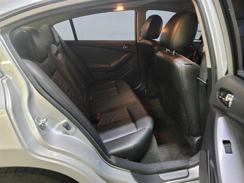 2012 Nissan Altima Image 19