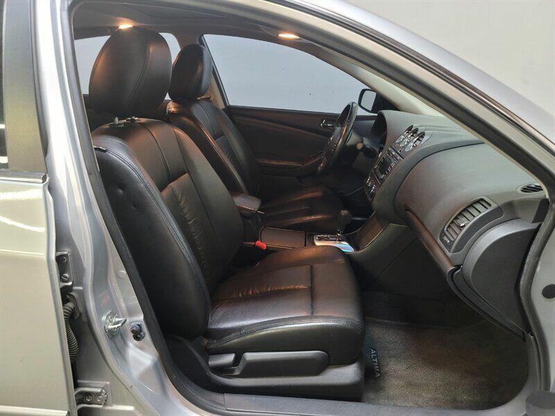 2012 Nissan Altima Image 21
