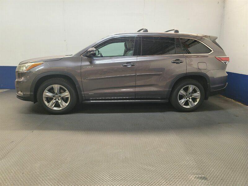 2016 Toyota Highlander Image 2