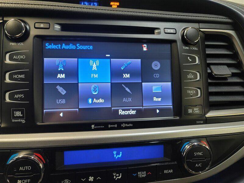 2016 Toyota Highlander Image 19