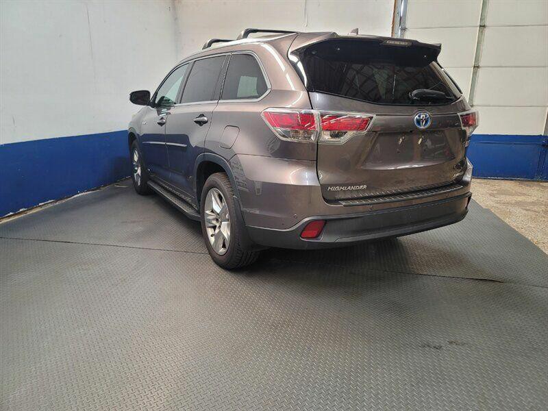 2016 Toyota Highlander Image 33