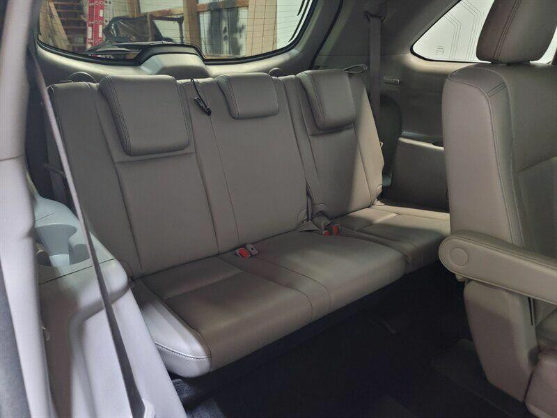 2016 Toyota Highlander Image 42