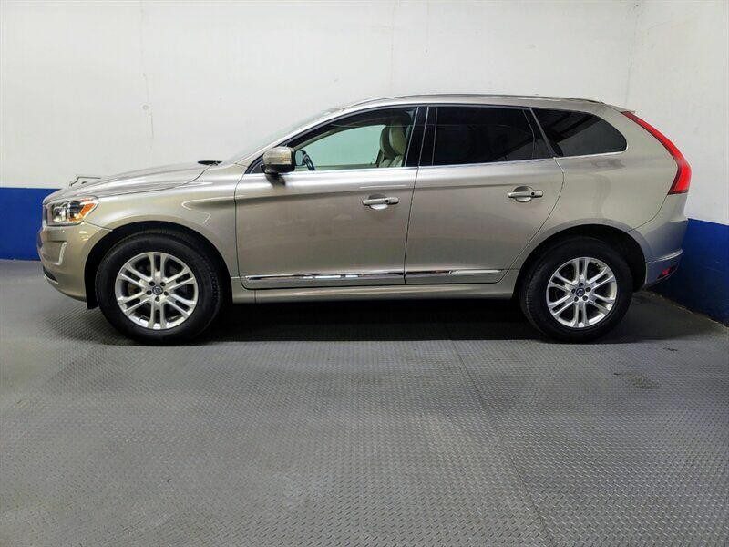 2015 Volvo XC60 Image 2