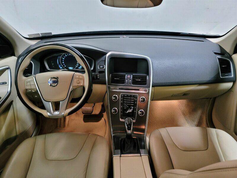 2015 Volvo XC60 Image 8