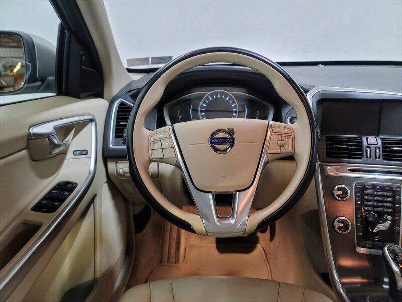2015 Volvo XC60 Image 9