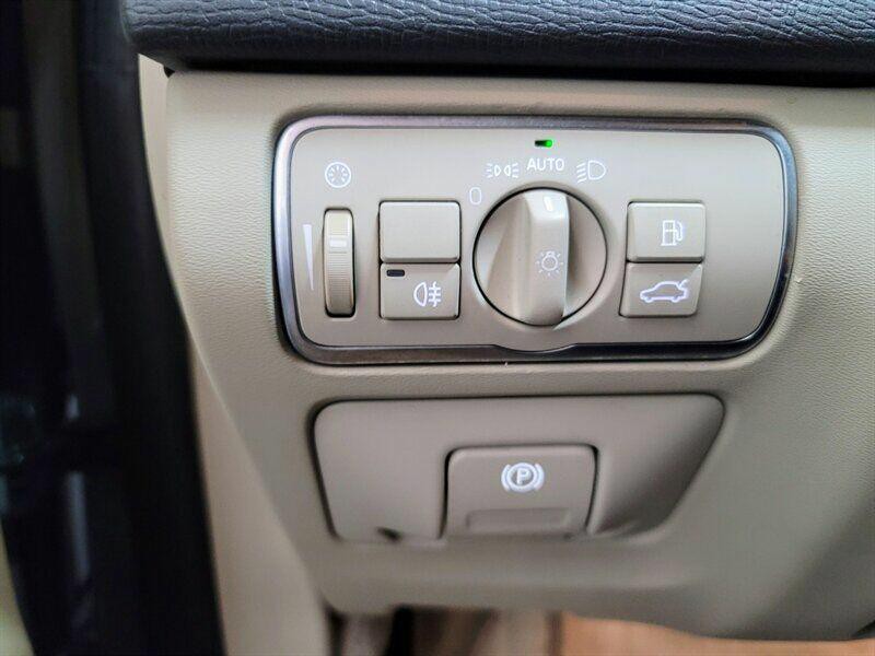 2015 Volvo XC60 Image 10