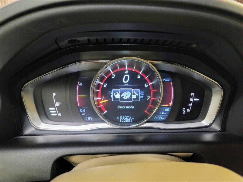 2015 Volvo XC60 Image 12