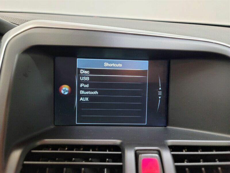 2015 Volvo XC60 Image 18
