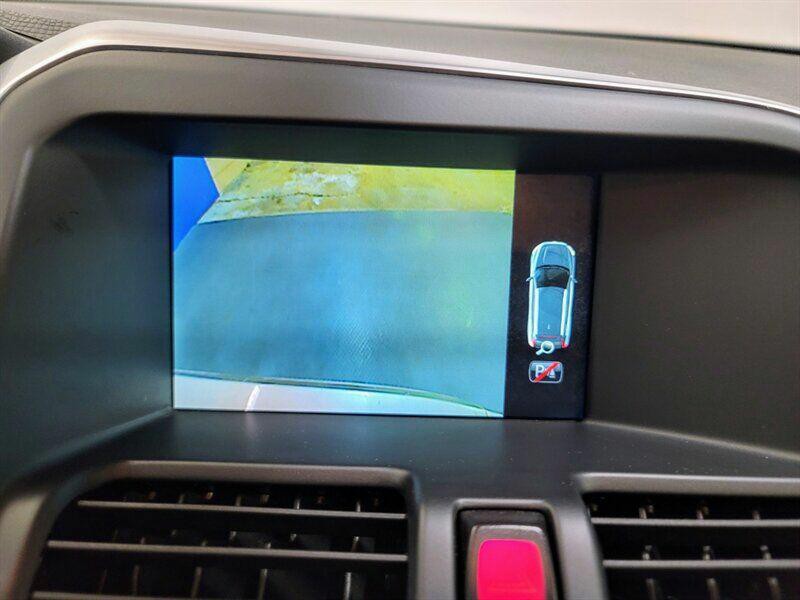 2015 Volvo XC60 Image 25