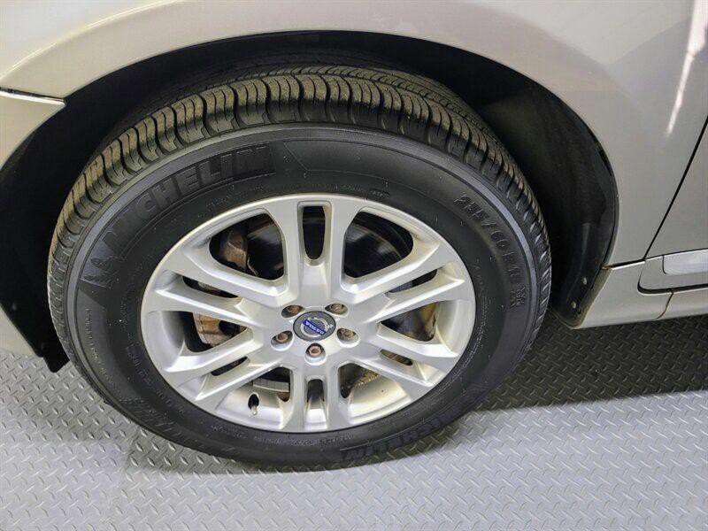 2015 Volvo XC60 Image 31