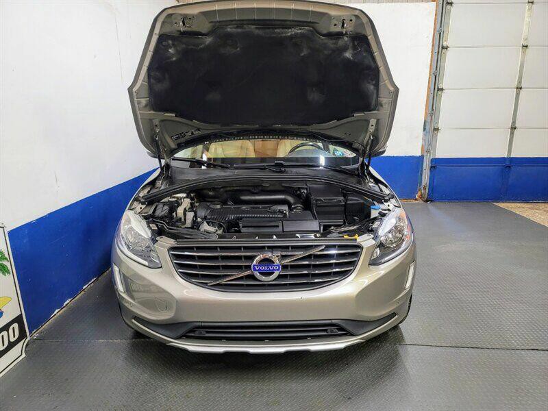 2015 Volvo XC60 Image 32