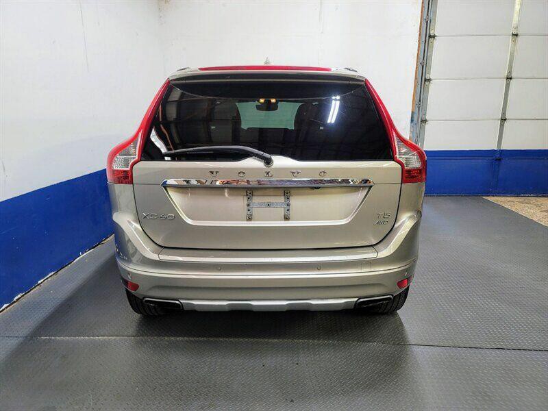 2015 Volvo XC60 Image 35